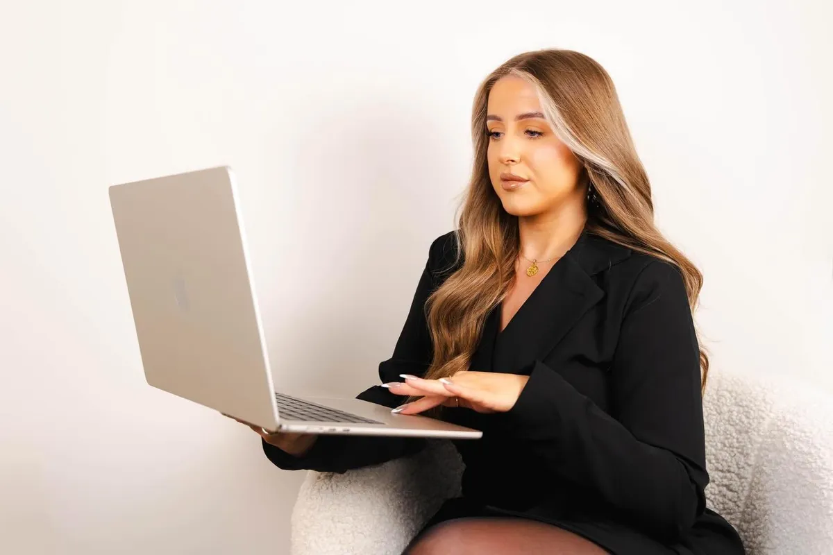 Chloe preparing a consultation